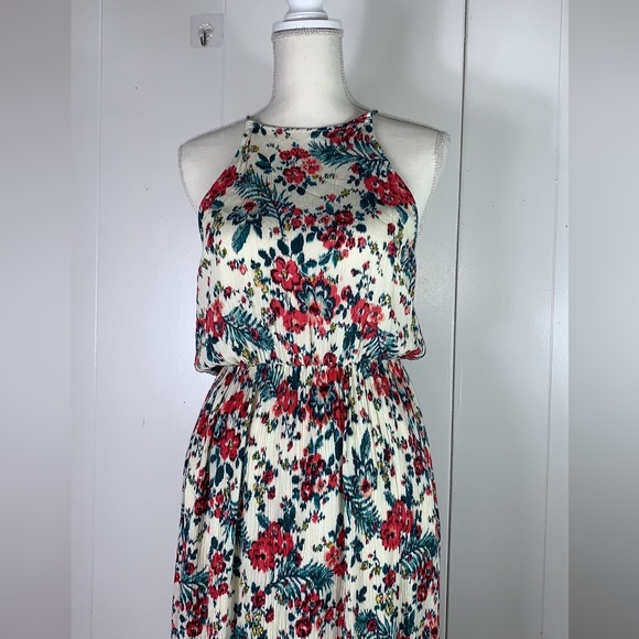 Coco & Jamison Printed Halter Maxi Dress with Open Back - Medium - Picture 8 of 13